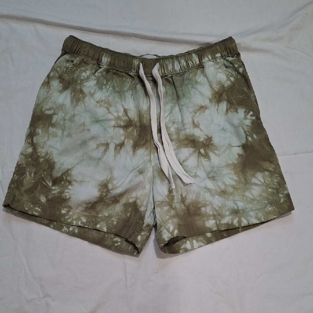The Drop Wome'sGreen and White Athletic Shorts with Camouflage Pattern Size M